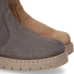Bota niña con cuello de PELO y suela gruesa en piel serraje.