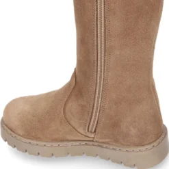 Bota niña con cuello de PELO y suela gruesa en piel serraje.