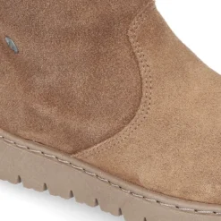 Bota niña con cuello de PELO y suela gruesa en piel serraje.