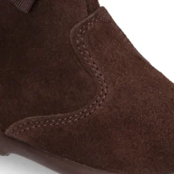 Bota niña con LAZO MARIPOSA en piel serraje.