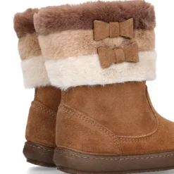 Bota niña CUELLO de PELO con lazos en piel serraje.