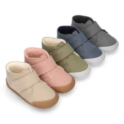 Bota niños Blanditos by Crio´s Sansa sin cordones en piel con borreguito