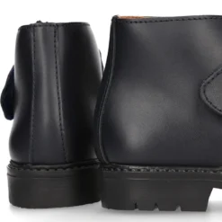 Bota niños COLE tipo todoterreno sin cordones en piel.