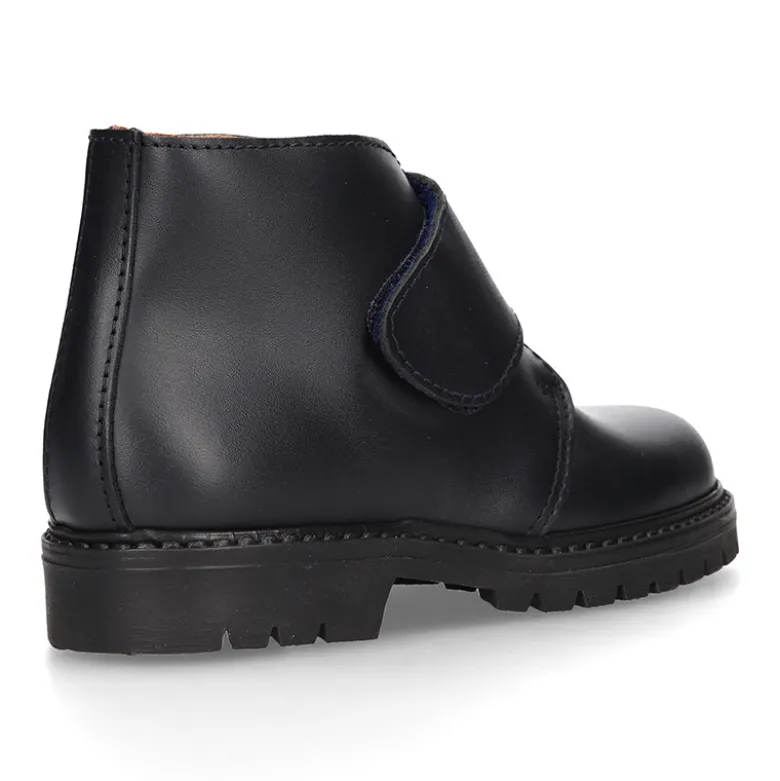 Bota niños COLE tipo todoterreno sin cordones en piel.