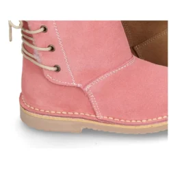 Bota niños con cordones y forro de borrego en piel serraje.
