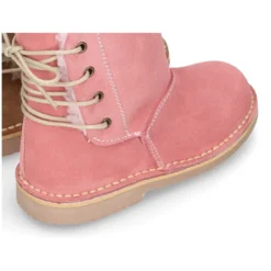Bota niños con cordones y forro de borrego en piel serraje.