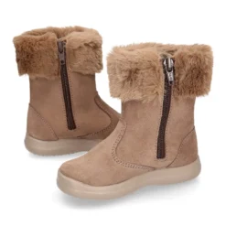 Bota niños con cuello de pelo en piel serraje topo.