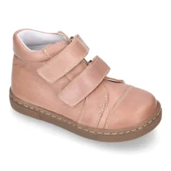 Bota niños tipo zapatilla OKAA CASUAL sin cordones en piel con puntera.