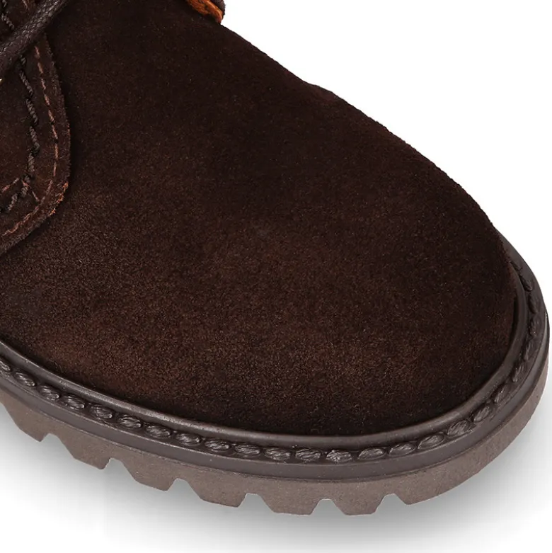 Bota niños vestir tipo todoterreno con cordones en piel serraje.