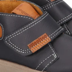 Bota niño tipo zapatilla sin cordones en PIEL NAPA.