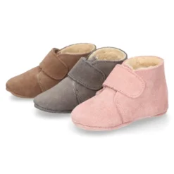 Bota Safari bebé sin cordones en piel serraje con forro Borreguillo.