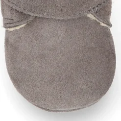 Bota Safari bebé sin cordones en piel serraje con forro Borreguillo.