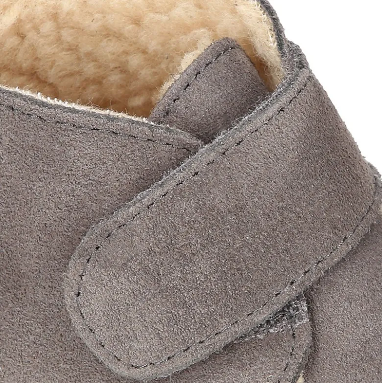 Bota Safari bebé sin cordones en piel serraje con forro Borreguillo.