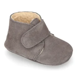 Bota Safari bebé sin cordones en piel serraje con forro Borreguillo.