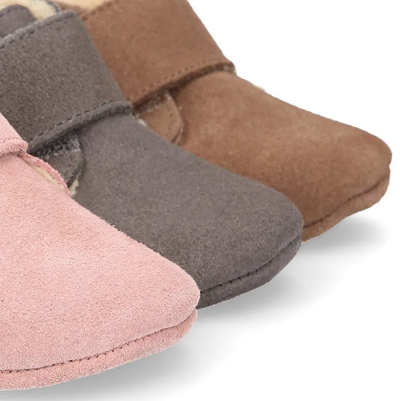 Bota Safari bebé sin cordones en piel serraje con forro Borreguillo.