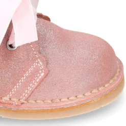Bota Safari niña con cordones de TERCIOPELO y ondas en piel con brillos.