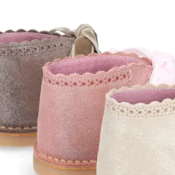 Bota Safari niña con cordones de TERCIOPELO y ondas en piel con brillos.