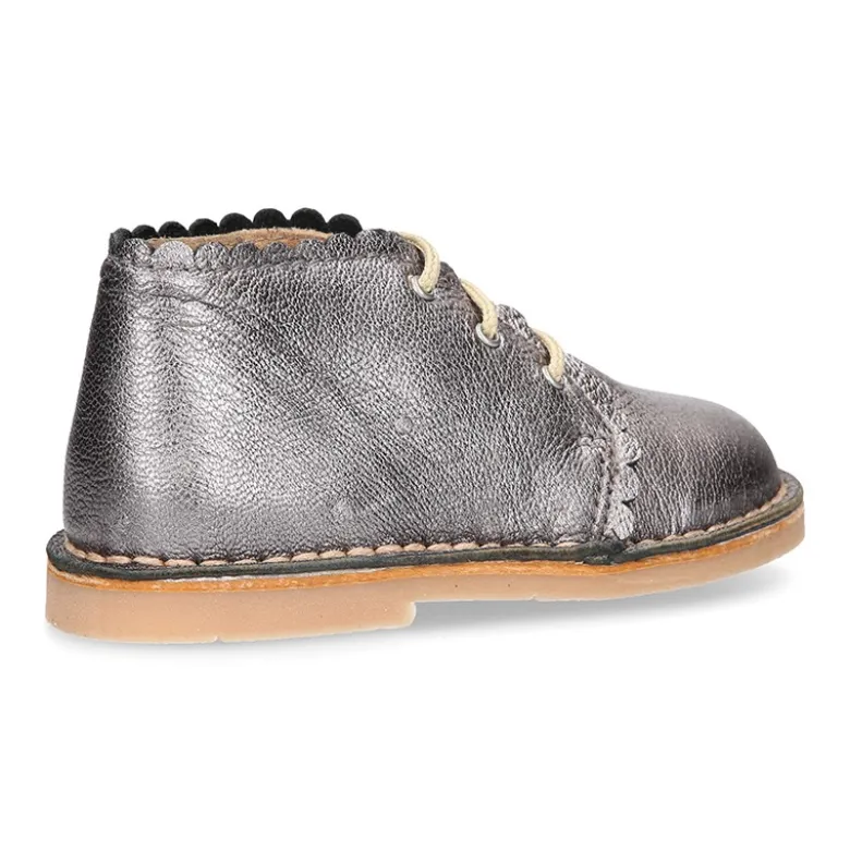 Bota Safari niña con cordones y ondas en piel METALIZADA.