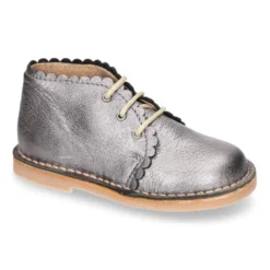 Bota Safari niña con cordones y ondas en piel METALIZADA.