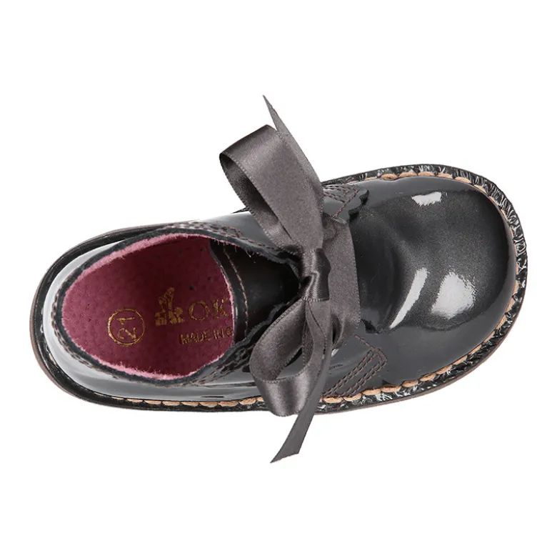 Bota Safari niñas con cordones seda y ondas en piel charol PERLADO.