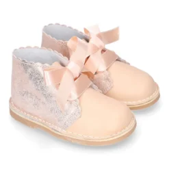 Bota Safari niñas con cordones seda y ondas en piel combinada.