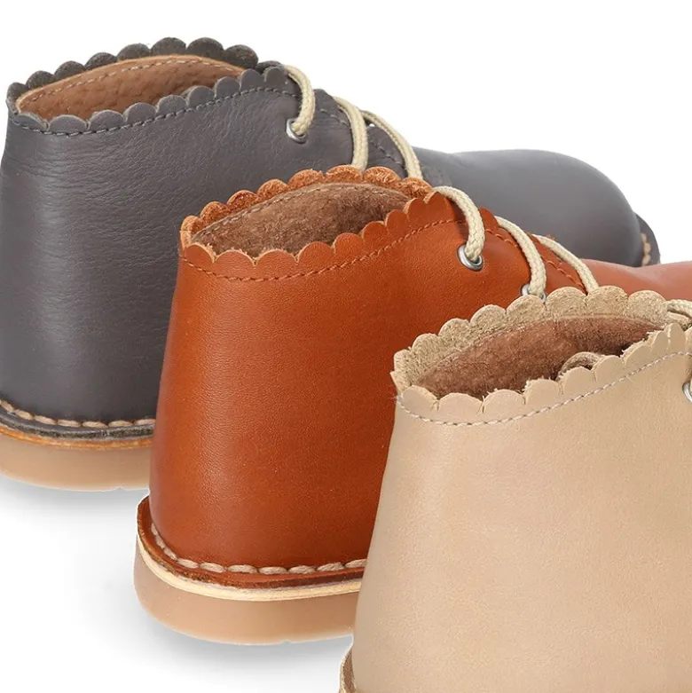 Bota Safari niños con cordones y ondas en piel EXTRA SUAVE.