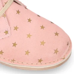 Bota Safari o Pisacacas con cordones y estampado con ESTRELLAS en serraje.