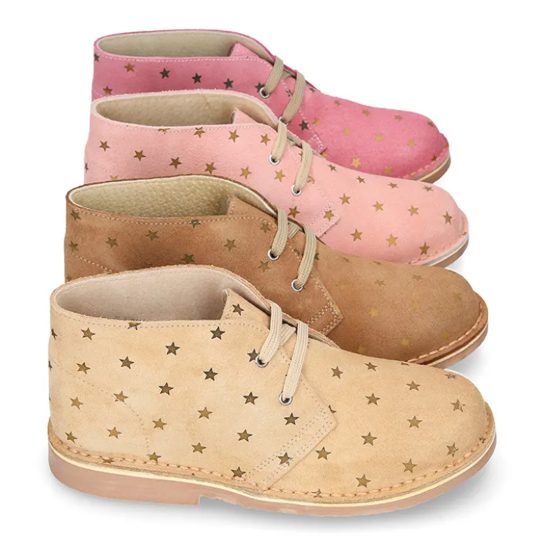 Bota Safari o Pisacacas con cordones y estampado con ESTRELLAS en serraje.