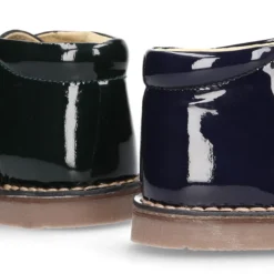Bota Safari o Pisacacas niño con cordones en piel charol.