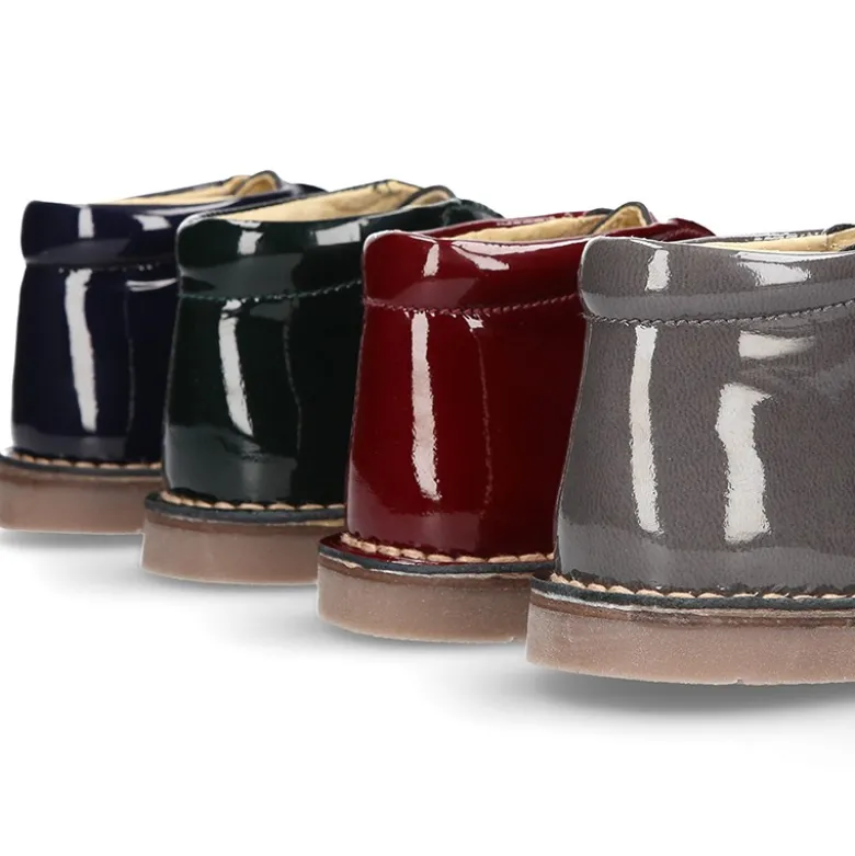 Bota Safari o Pisacacas niño con cordones en piel charol.