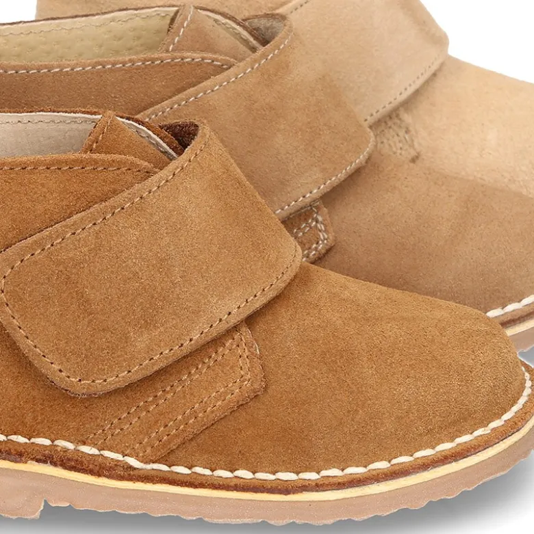 Bota Safari o Pisacacas sin cordones en piel serraje.
