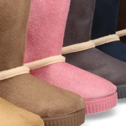 Botas forradas con cierre adherente y suela tipo bamba en Serratex.