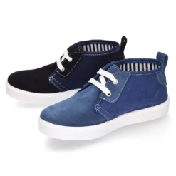 Bota tipo zapatilla con cordones en lona y serraje.