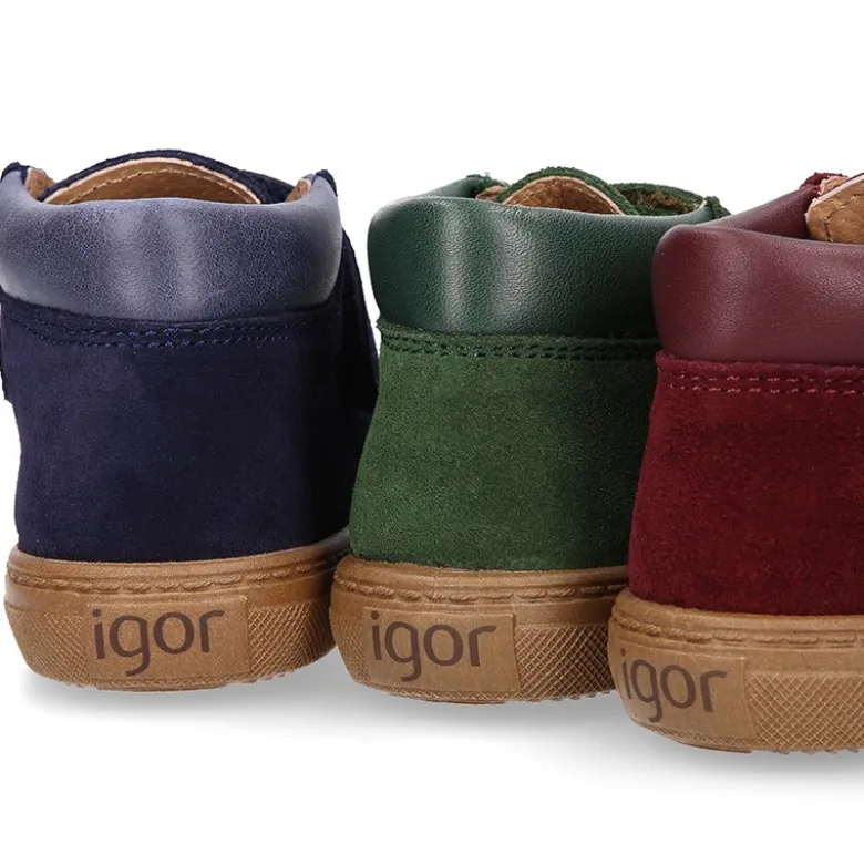 Bota tipo zapatilla niños sin cordones y cuello de NAPA en piel serraje.