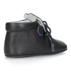 Botita badana bebé OSITO sin cordones en piel napa extra suave.