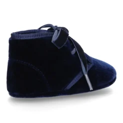Botita bebé con cordones y lazos en terciopelo.