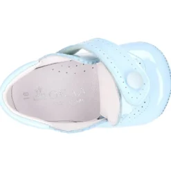 Botita bebé sin cordones con picados en piel charol.