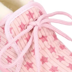 Botita casa niña cierre cordones en lana con estampado ESTRELLAS.