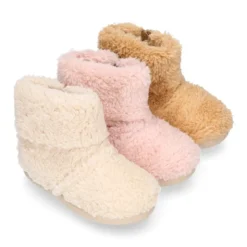 Botita casa niños cierre cremallera en lana tipo PELUCHE.