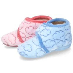Botita casa NUBES sin cordones para peques.
