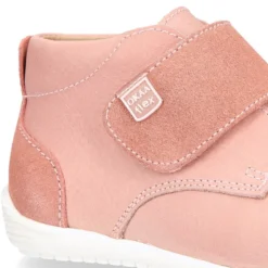 Botita casual niños OKAA FLEX sin cordones y puntera en Piel Napa SUAVE.