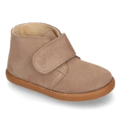 Botita casual niños sin cordones en piel serraje.