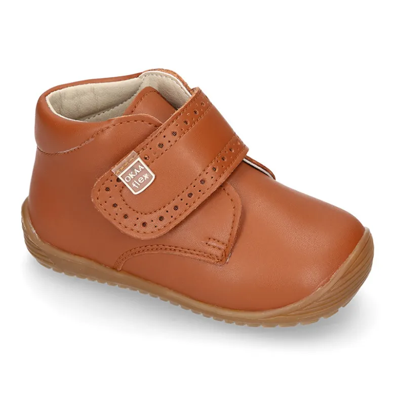 Botita casual respetuosa niños OKAA FLEX sin cordones y puntera en color CUERO.