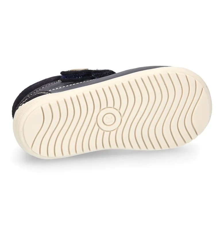 Botita casual respetuosa niños OKAA FLEX sin cordones y puntera en Piel Napa en colores OTOÑALES.