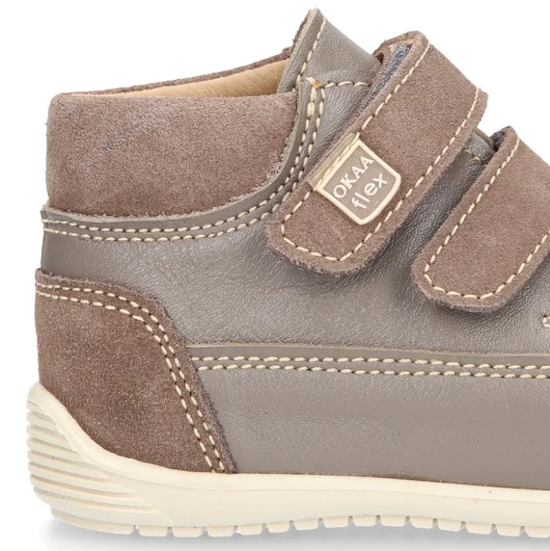 Botita casual respetuosa niños OKAA FLEX sin cordones y puntera en Piel Napa en colores OTOÑALES.