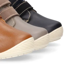 Botita casual respetuosa niños OKAA FLEX sin cordones y puntera en Piel Napa en colores OTOÑALES.