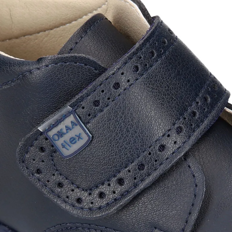 Botita casual respetuosa niños OKAA FLEX sin cordones y puntera en color MARINO.