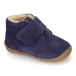 Botita casual respetuosa niños OKAA FLEX sin cordones, picados y forro de lana en Piel Serraje.