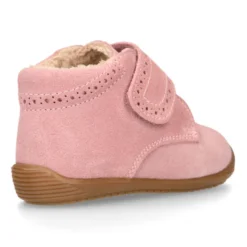 Botita casual respetuosa niños OKAA FLEX sin cordones, picados y forro de lana en Piel Serraje ROSA.