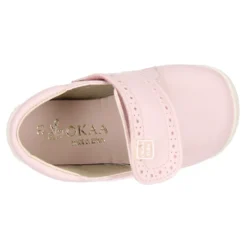 Botita casual respetuosa niños OKAA FLEX sin cordones y puntera en color ROSA.